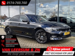 BMW 3-serie - 330e Sport Line | Business Professional | Live Cockpit | Stoelverwarming | Alarm | 19 inch