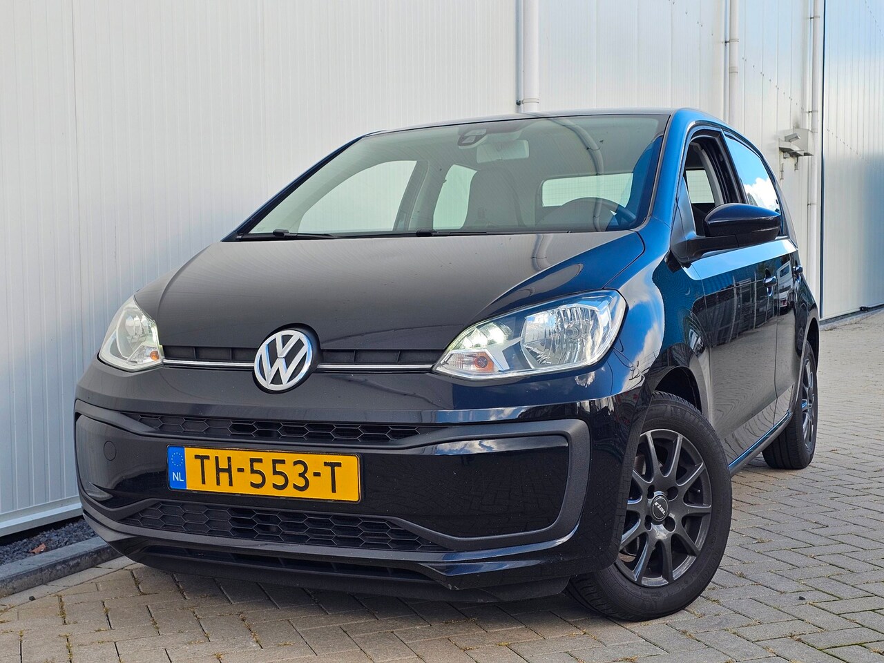 Volkswagen Up! - 1.0 BMT Move Up! bj 2018 LED Airco Lm Velgen APK 08-2027 Nette Up! - AutoWereld.nl