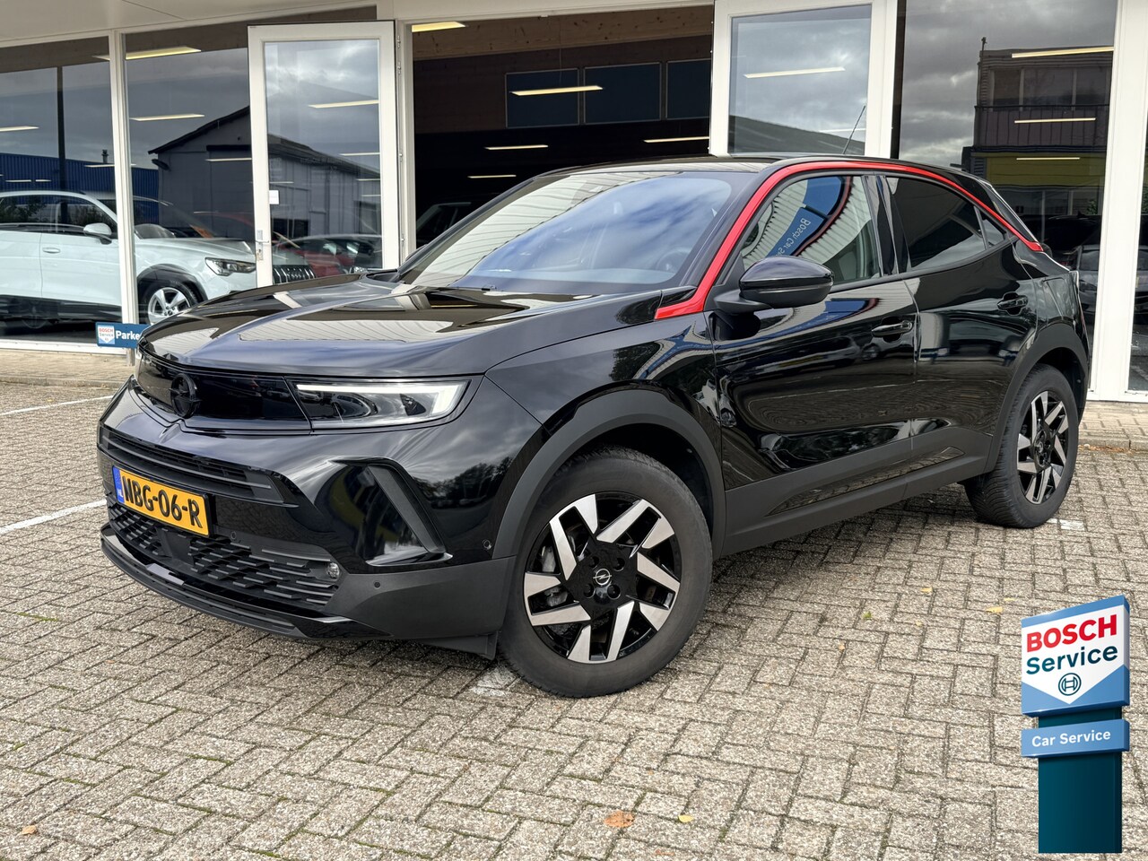 Opel Mokka - 1.2 Turbo GS Line | LED | Adapt. Cruise | Stuur- en stoelverwarming | Apple/Android | PDC - AutoWereld.nl