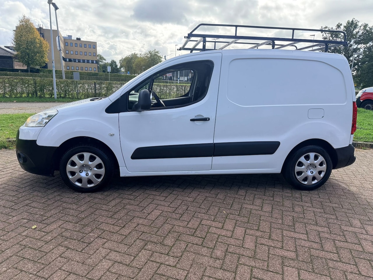 Peugeot Partner - 120 1.6 HDI L1 XT- DIESEL-airo werkend- Trekhaak-Imperiaal -apk-inruil mogelijk - AutoWereld.nl