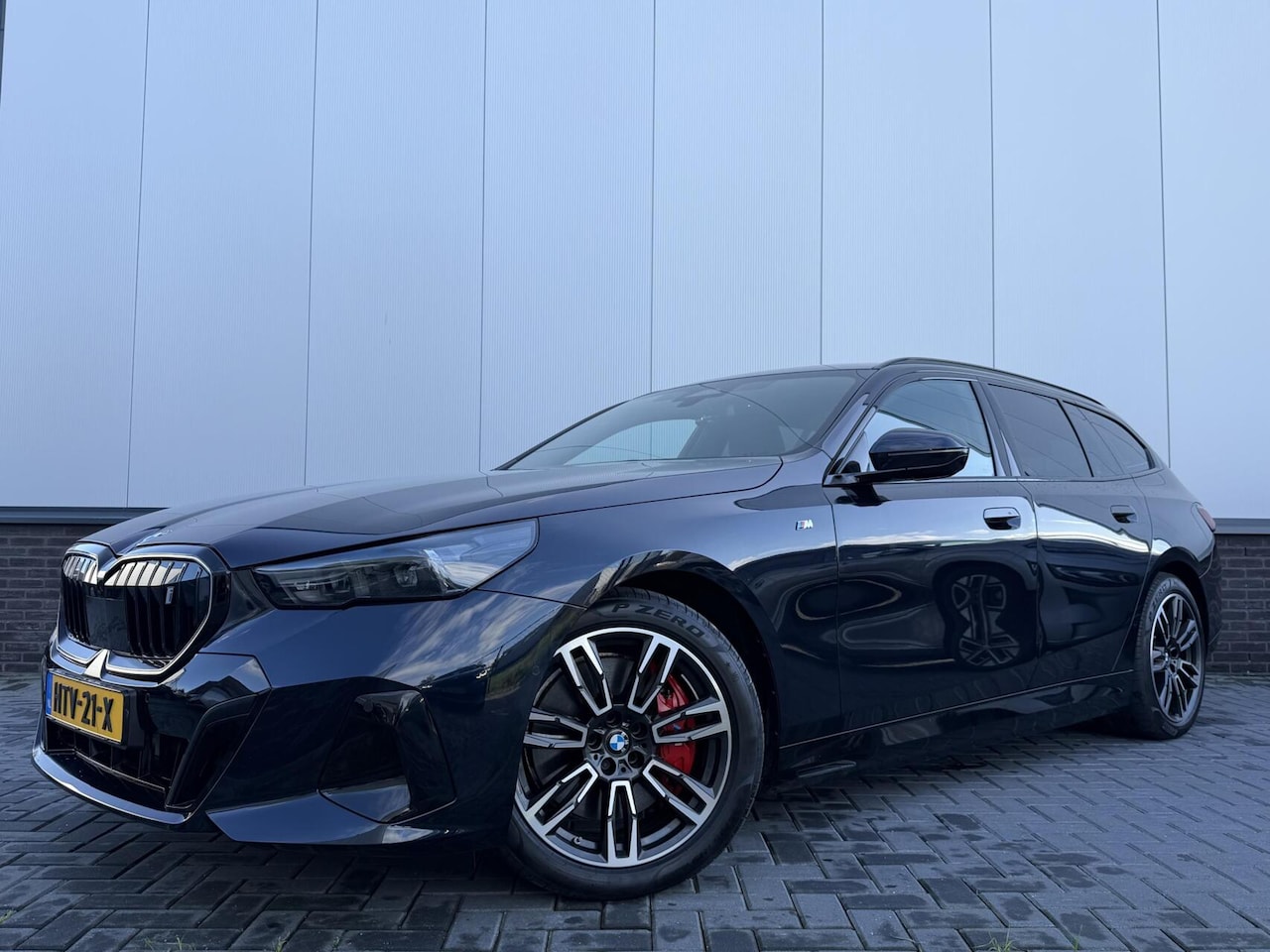 BMW i5 Touring - eDrive40 M Sport Edition 84 kWh eDrive40 M Sport Edition 84 kWh - AutoWereld.nl