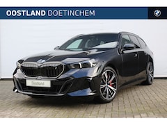 BMW i5 Touring - eDrive40 M Sport / Panoramadak / Trekhaak / Achteruitrijcamera / Comfortstoelen / Comfort