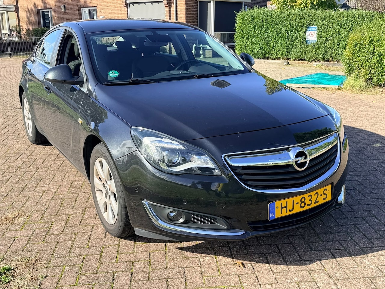 Opel Insignia - 1.6 T Edition- nieuw onderhoud riem ed- benzine turbo - trekhaak-airco- mooi nette auto IN - AutoWereld.nl