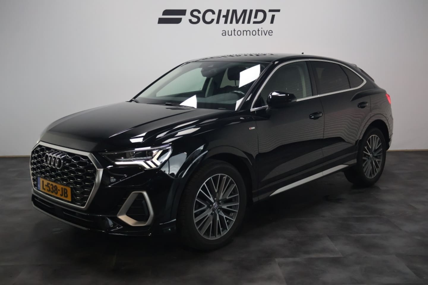 Audi Q3 Sportback - 35 TFSI S-Line | Panorama | Trekhaak | Carplay | Stoelverwarming - AutoWereld.nl