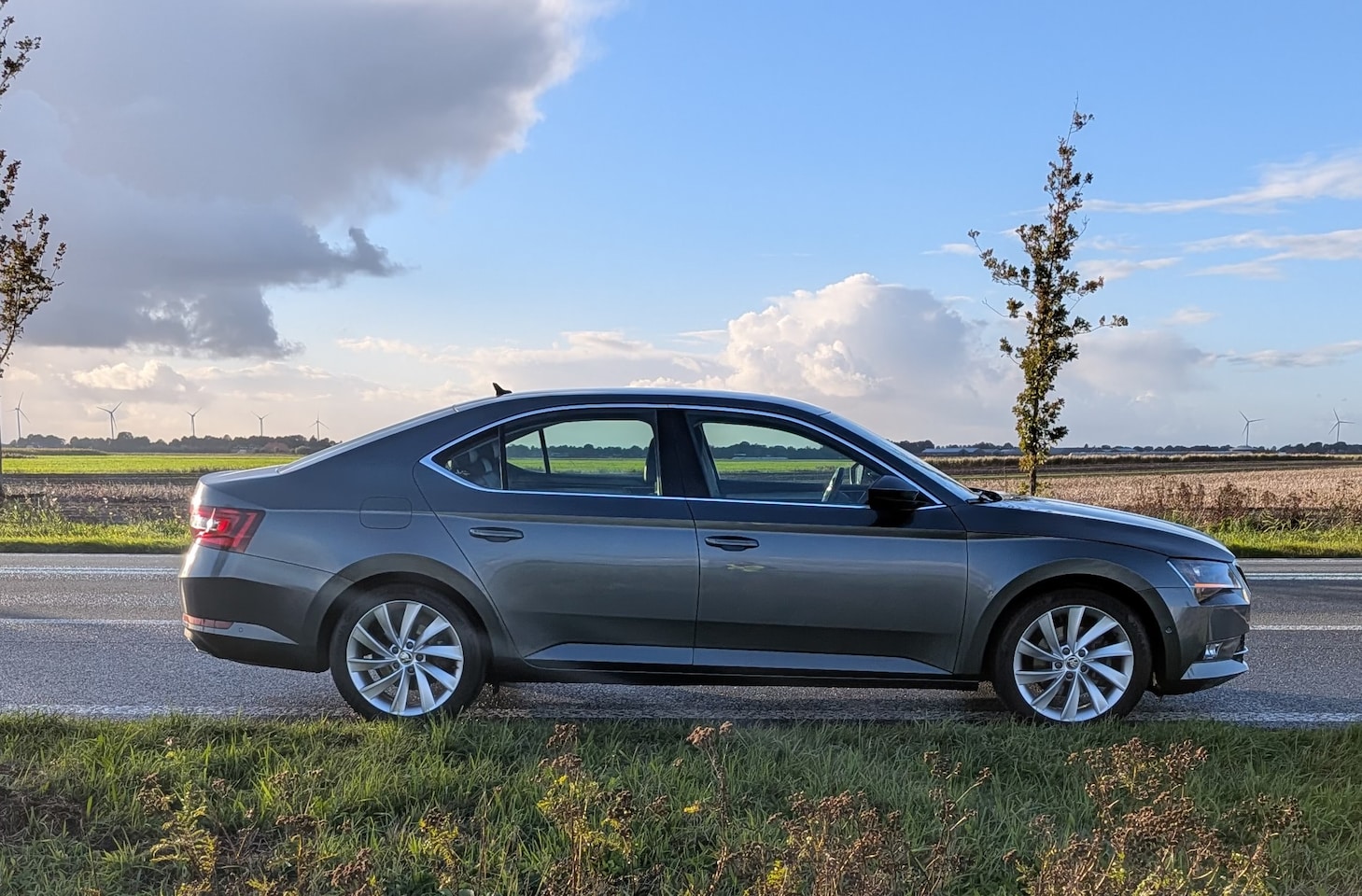 Skoda Superb - 1.8 TSI Style Bns - AutoWereld.nl