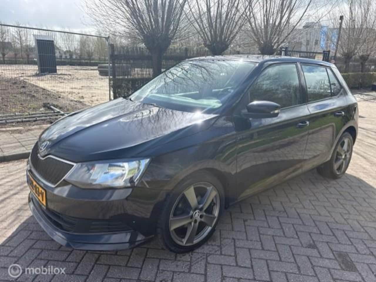 Skoda Fabia - 1.0 Active pdc achter - AutoWereld.nl