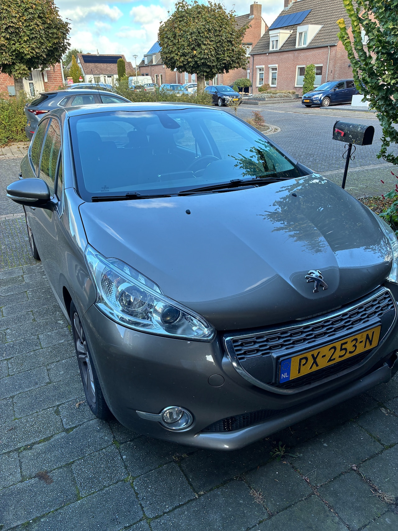 Peugeot 208 - 1.6 Vti Allure Weinig km voor zijn leeftijd. - AutoWereld.nl
