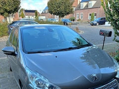 Peugeot 208 - 1.6 Vti Allure Weinig km voor zijn leeftijd.