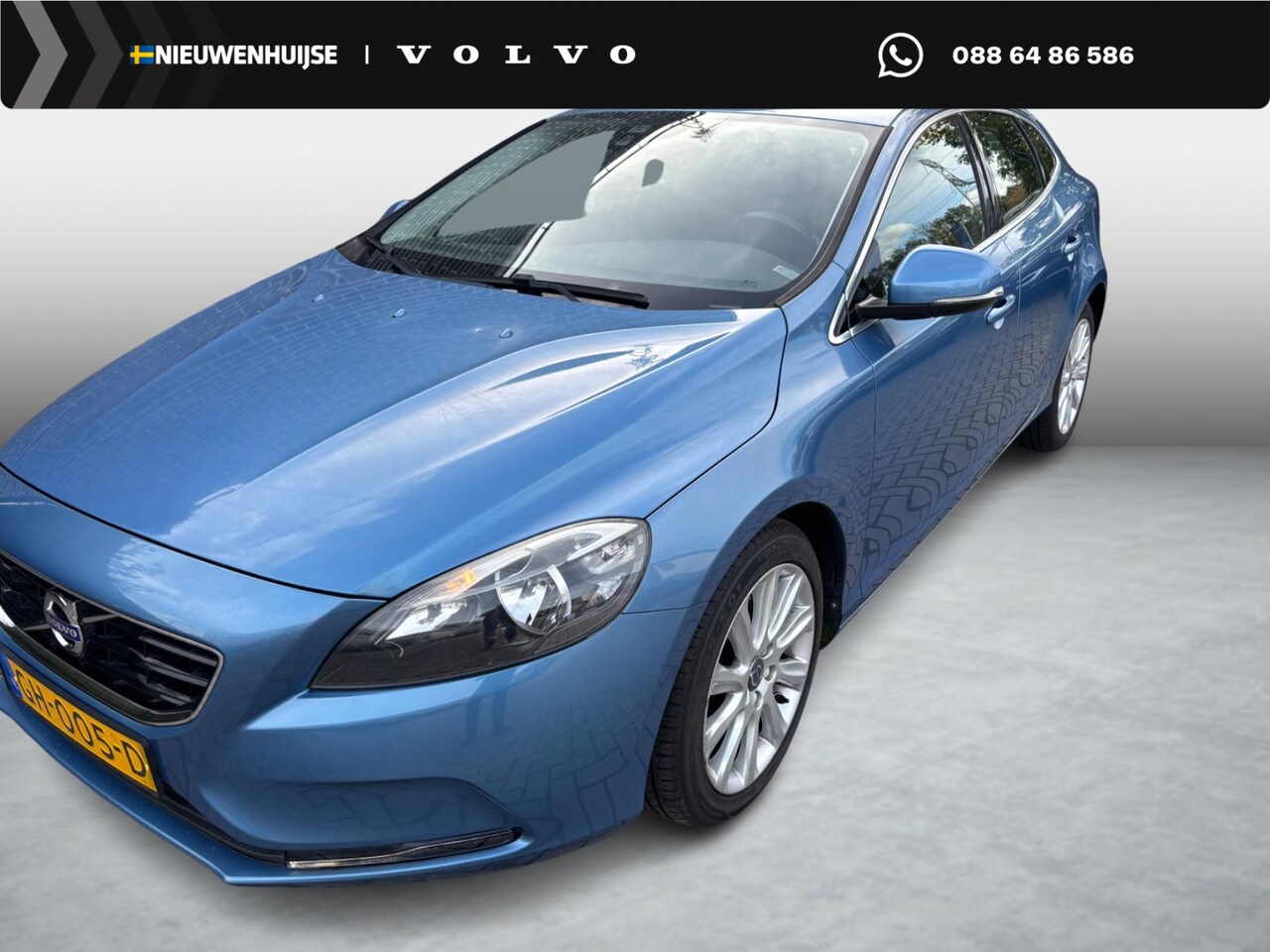 Volvo V40 - 1.6 T2 Momentum | Parkeersensoren | Lichtmetalen Velgen 17 inch | Climate Control | Cruise - AutoWereld.nl
