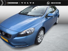 Volvo V40 - 1.6 T2 Momentum | Parkeersensoren | Lichtmetalen Velgen 17 inch | Climate Control | Cruise