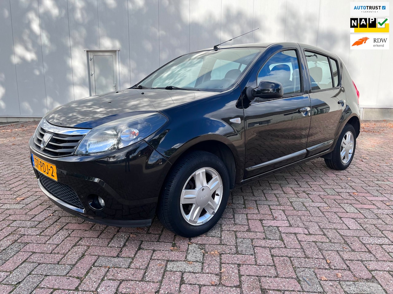 Dacia Sandero - 1.2 Blackline airco 5 deurs 2011 - AutoWereld.nl