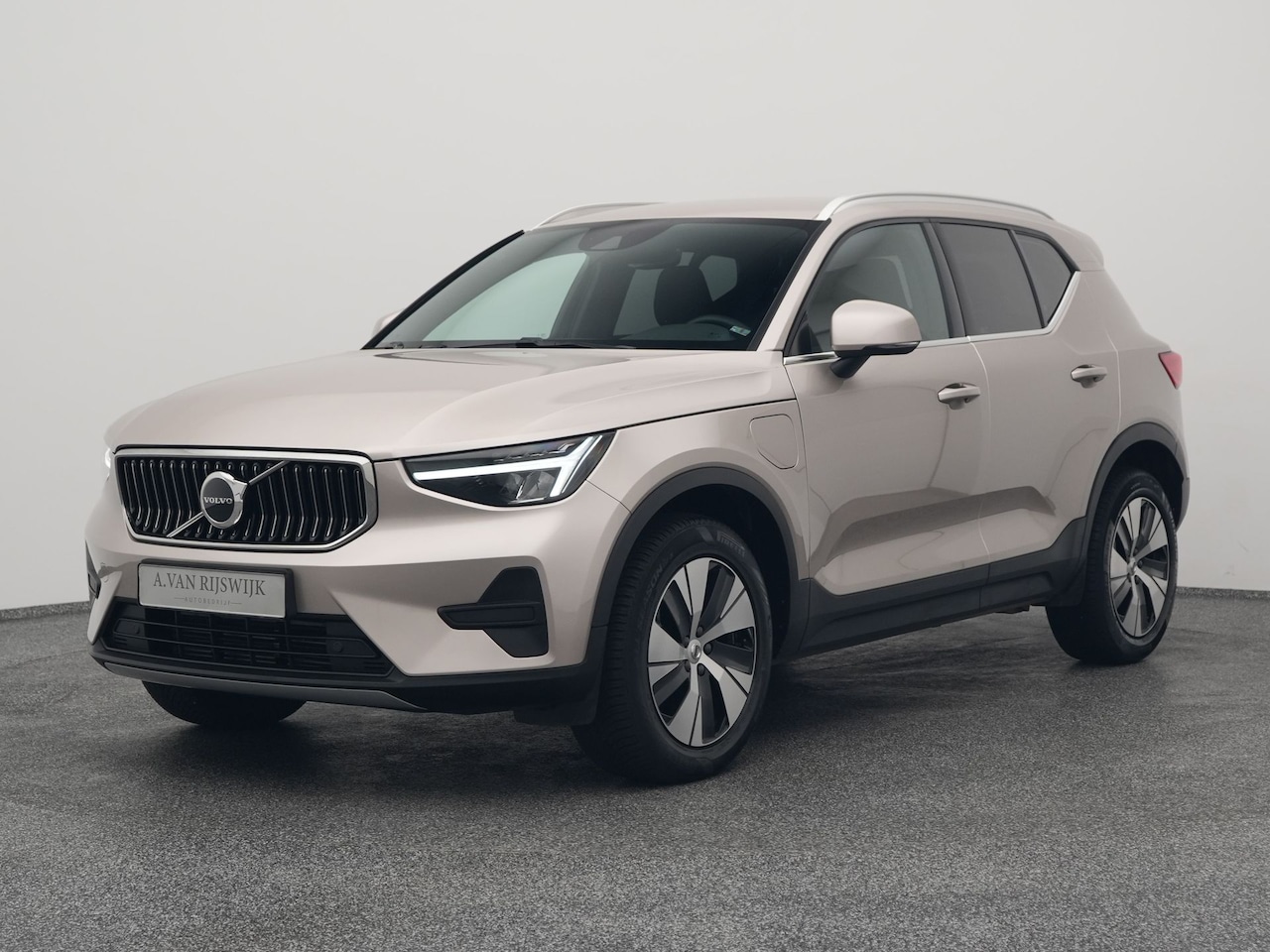 Volvo XC40 - 1.5 T4 Recharge Inscription Expression | CAMERA | KEYLESS - AutoWereld.nl
