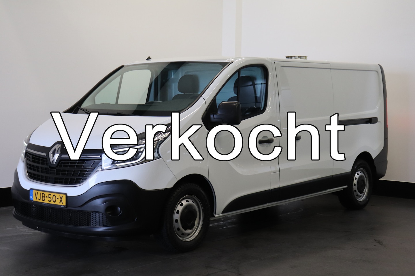 Renault Trafic - 2.0 dCi 145PK L2 Automaat EURO 6 - Airco - Cruise - Trekhaak - €14.900,- Excl. - AutoWereld.nl