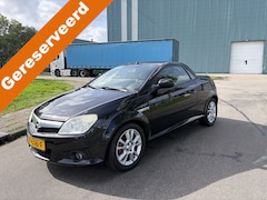Opel Tigra TwinTop - 1.4-16V Enjoy Automaat 90 PK. Leuke inruilauto voor de liefhebber Net nieuwe distributieri