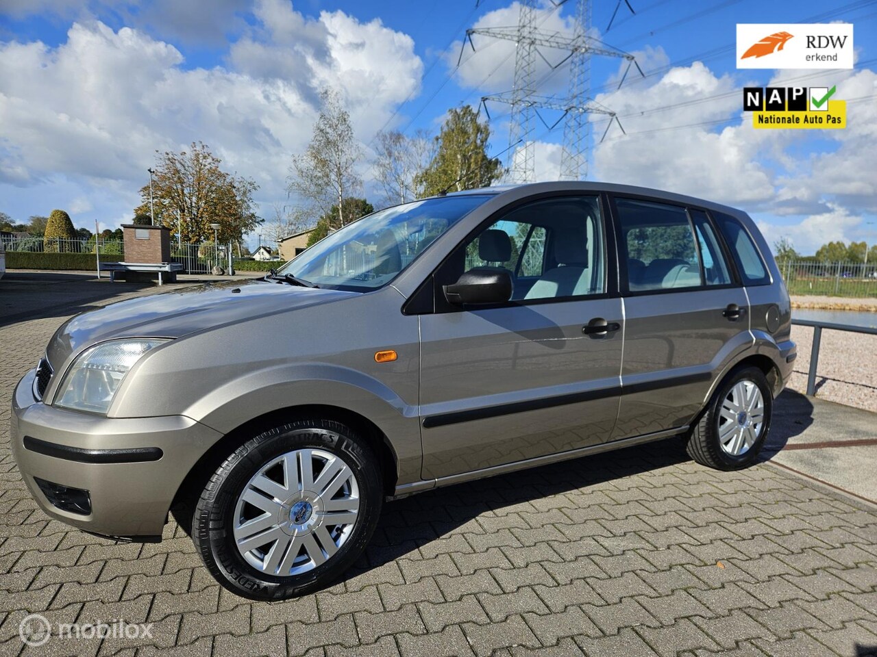 Ford Fusion - 1.6-16V Luxury/airco/apk/lage kmstand - AutoWereld.nl
