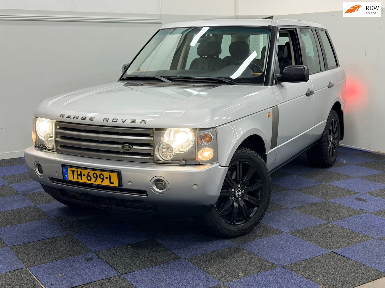 Land Rover Range Rover - 4.4 V8 Vogue / NETTE AUTO / RIJDT SCHAKELT TOP / NAP - AutoWereld.nl