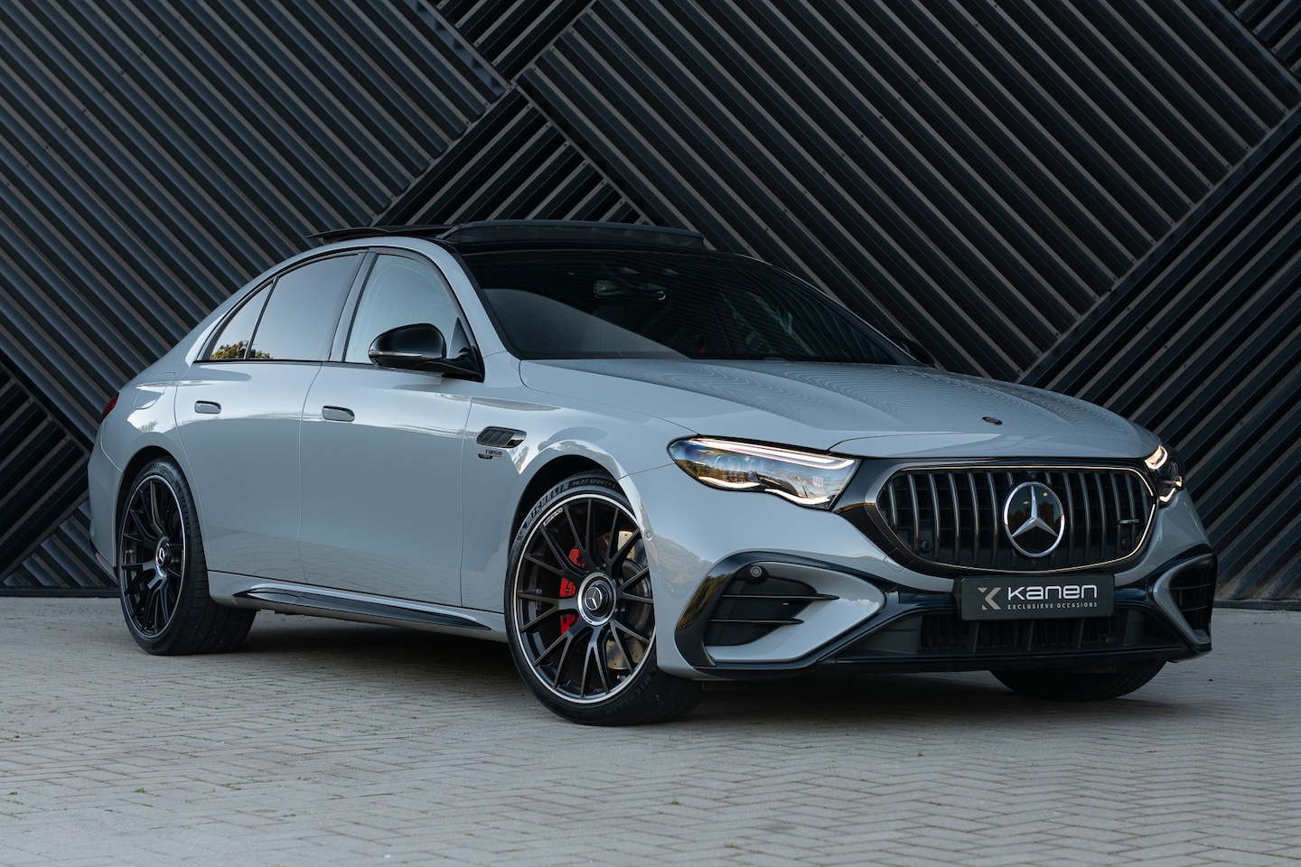 Mercedes-Benz E-klasse - AMG 53 4MATIC+ Night Pano 360 HUD Perf. Seats Achterasbes. Superscreen ACC Burmester Stoel - AutoWereld.nl