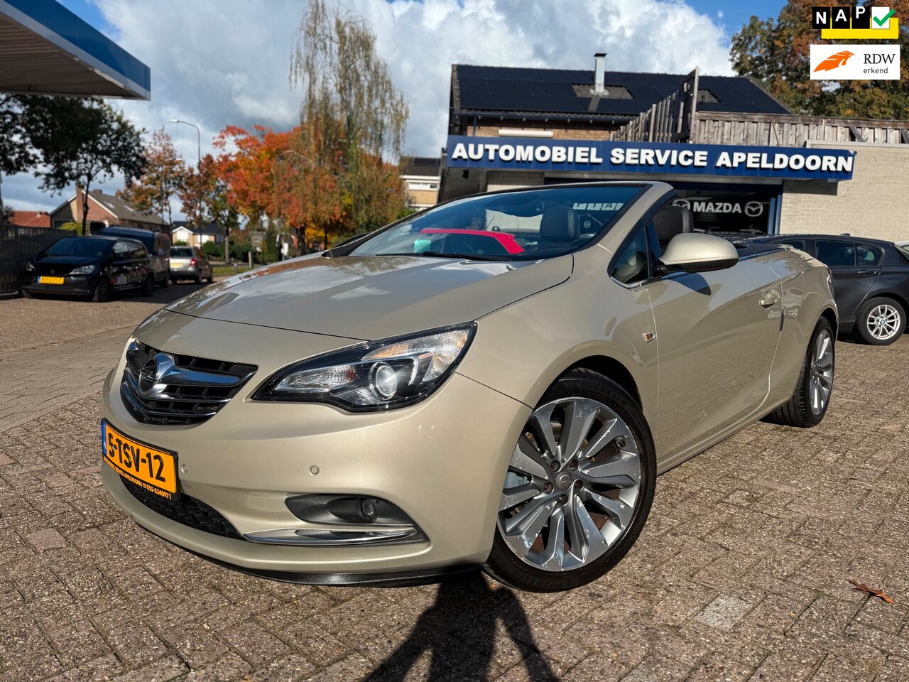 Opel Cascada - 1.6 Turbo Cosmo AUTOMAAT * NL AUTO*CRUISE*STOELVERW+KOELING*NAVI*XENON*CLIMA*LM. VELGEN * - AutoWereld.nl