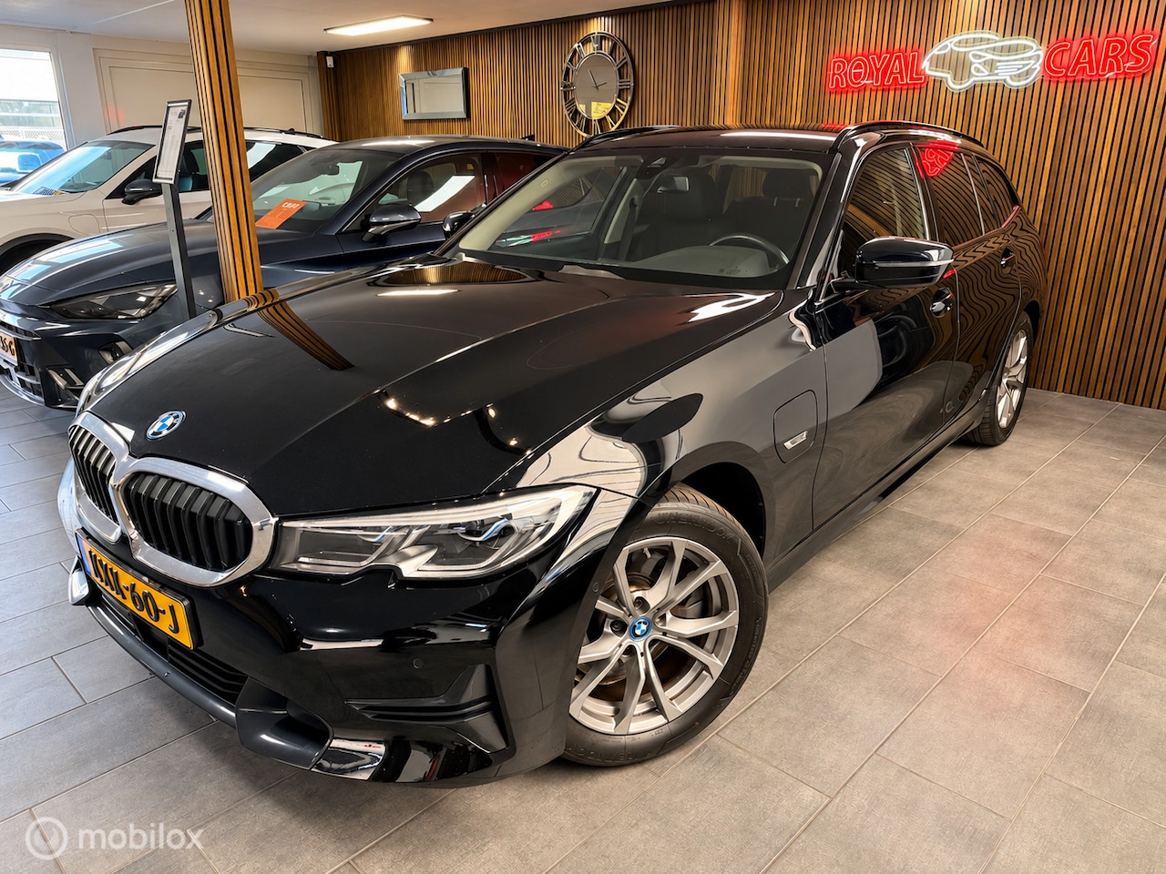 BMW 3-serie Touring - 320e xDrive Business Edition Plus 320e xDrive Business Edition Plus - AutoWereld.nl