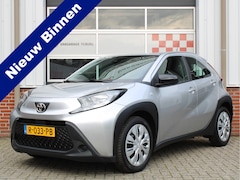 Toyota Aygo X - 1.0 VVT-i MT Play /ACC/Carplay/Camera/Bluetooth/DAB+/Lane assist/ISOFIX/NAP 1e eig