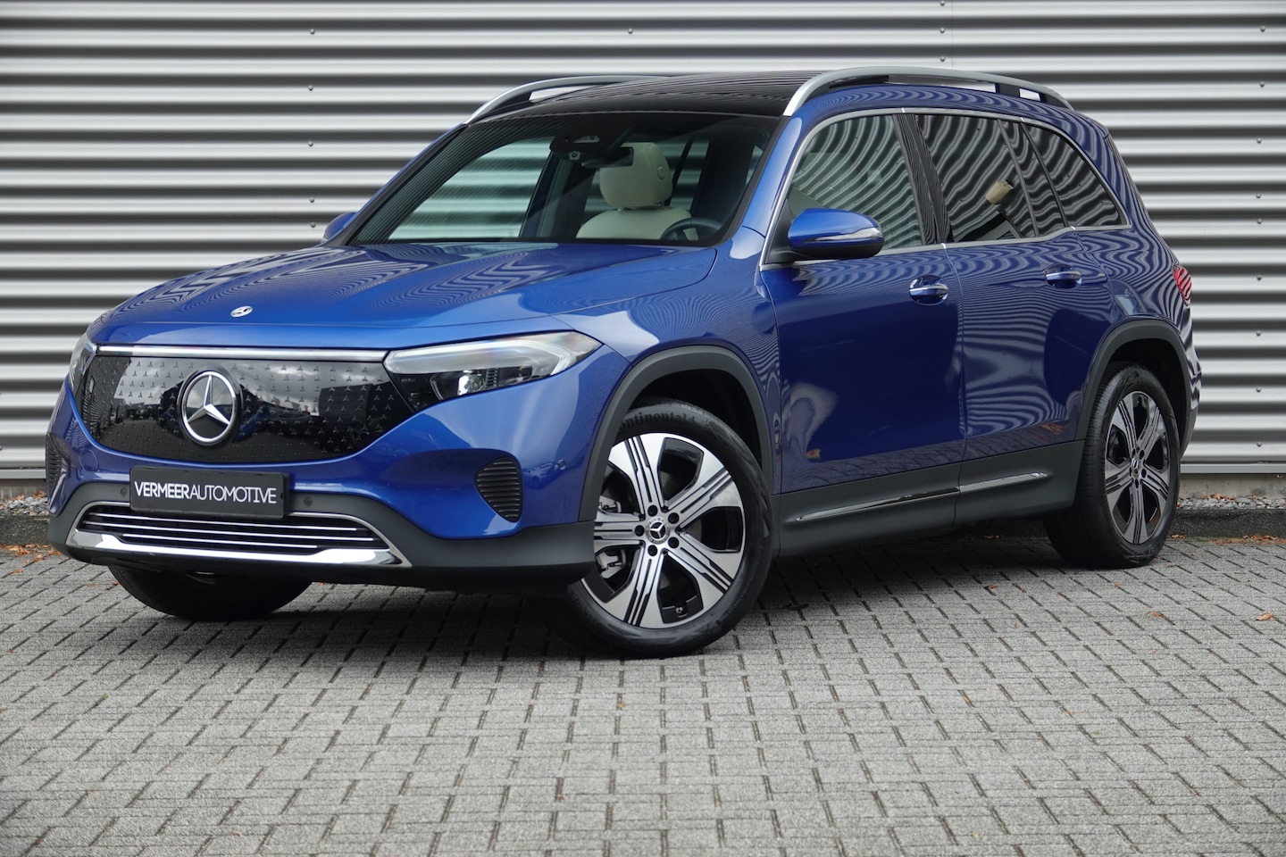 Mercedes-Benz EQB - 250+ Luxury Line 71 kWh | Panoramadak | Distronic | Camera | Sfeer | - AutoWereld.nl