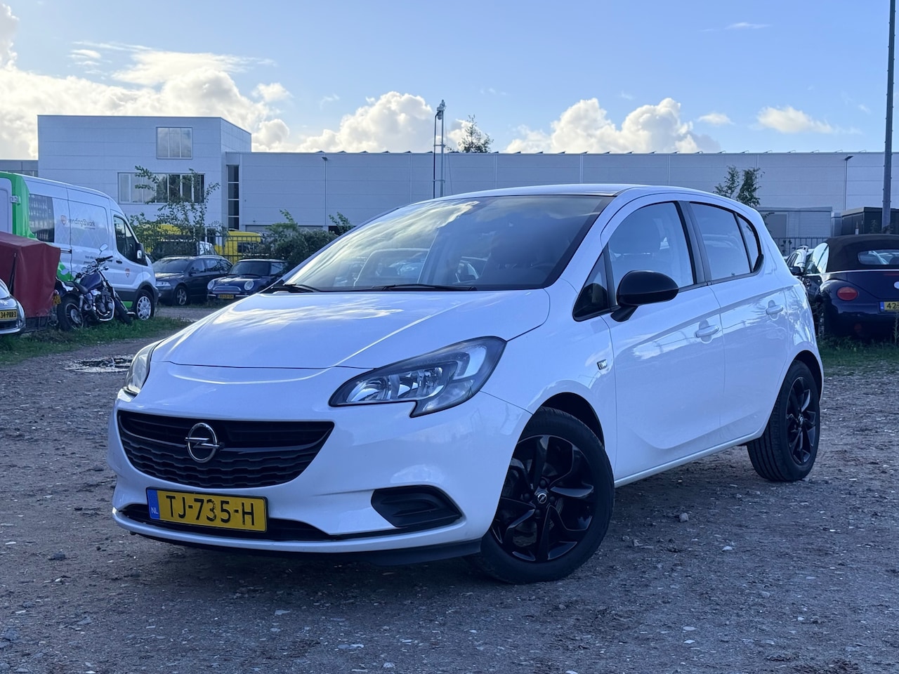 Opel Corsa - 1.4 Black Edition/ NAVI/ DAB/ CRUISE - AutoWereld.nl