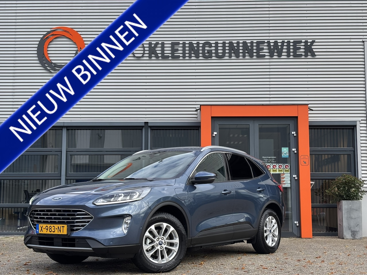 Ford Kuga - 2.5 PHEV Titanium / Wegklapbare Trekhaak / NL Auto / Allseason Banden / - AutoWereld.nl