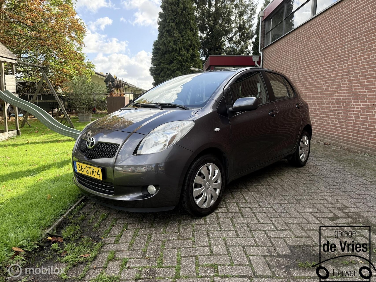 Toyota Yaris - 1.3 VVT-i Sol 1.3 VVTi Sol - AutoWereld.nl