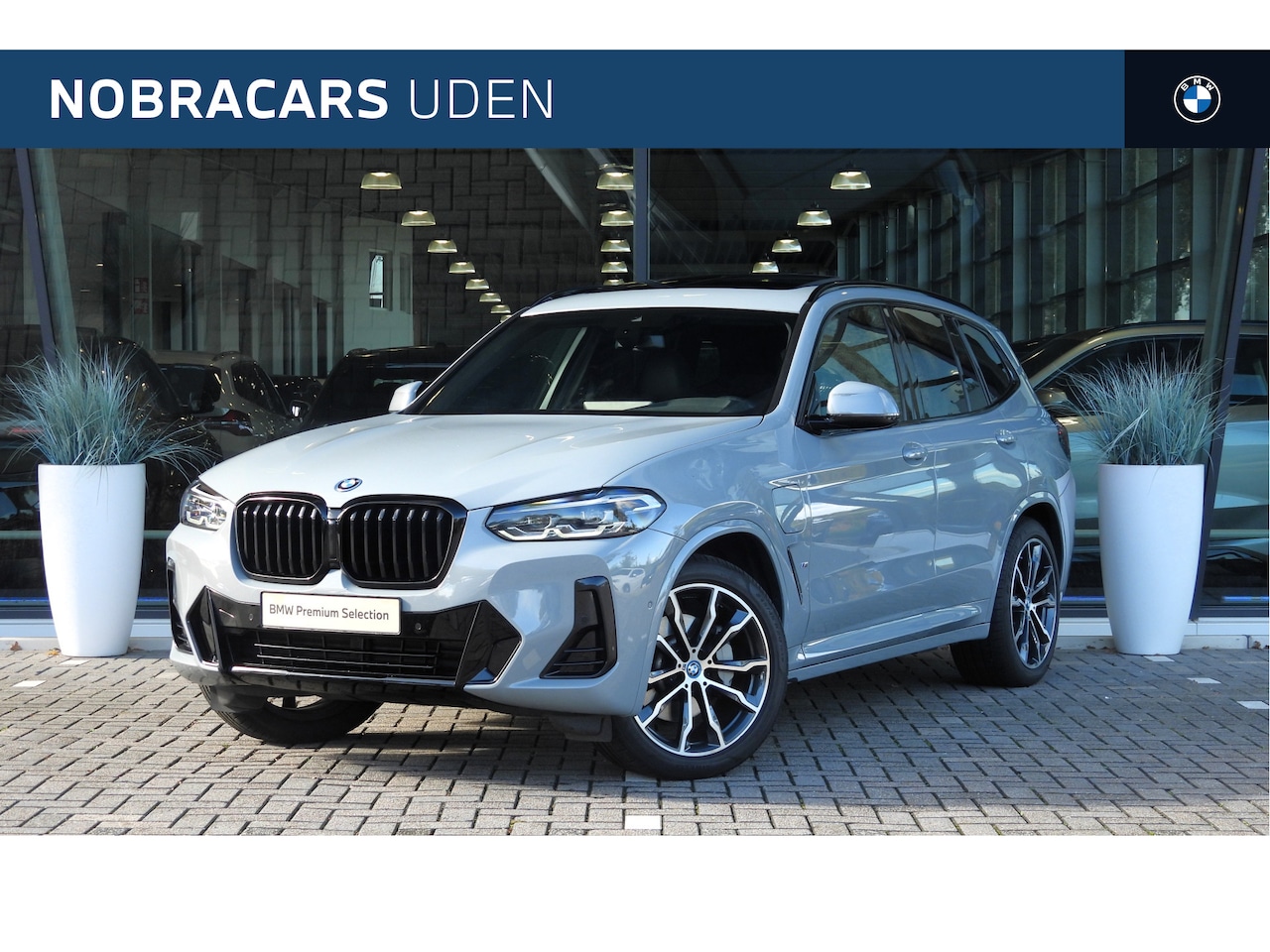 BMW X3 - xDrive30e High Executive M Sport Automaat / Panoramadak / Trekhaak / Sportstoelen / Achter - AutoWereld.nl