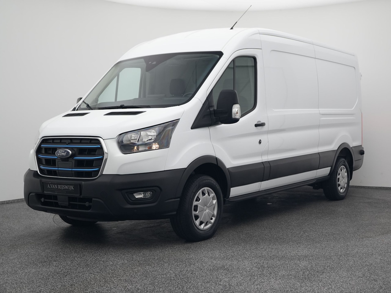 Ford E-Transit - 350 L3H2 Trend 68 kWh | STOELVERWARMING - AutoWereld.nl