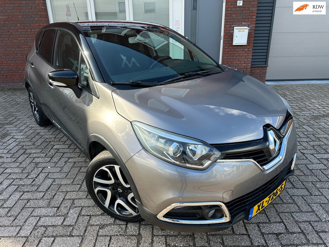 Renault Captur - 1.2 TCe Dynamique / Camera / Navi / PDC / Clima / Cruise - AutoWereld.nl
