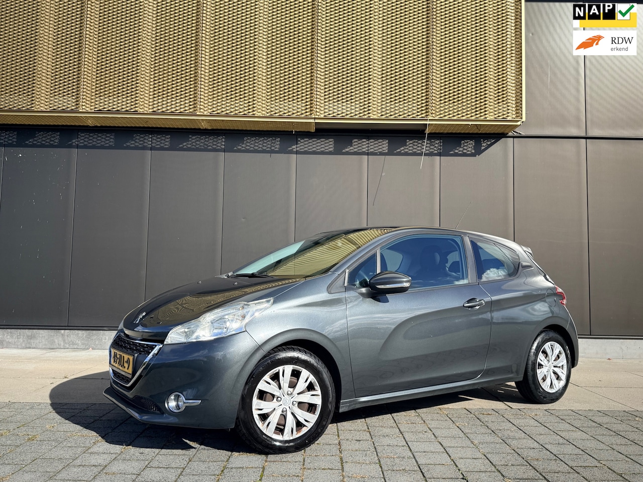Peugeot 208 - 1.2 VTi Envy | Navi | Cruise | PDC | Airco - AutoWereld.nl