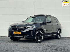 BMW iX3 - High Exe 80kWh Org NL Pano Head up HK SOH 98, 3% Apple 360 Cam Mem seats Dodehoek detectie