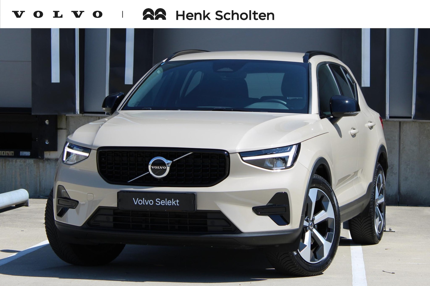 Volvo XC40 - B4 Plus Dark | Trekhaak | Verwarmbare voorstoelen en stuurwiel | Premium audio by Harman K - AutoWereld.nl