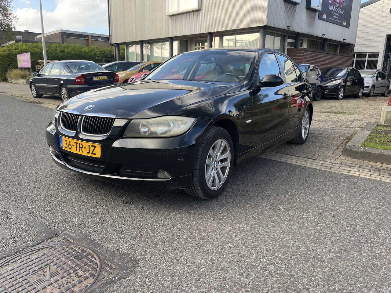 BMW 3-serie - 318i High Executive Nette goed rijdende 318i (LET OP: Motor rookt bij optrekken) Verder ee - AutoWereld.nl
