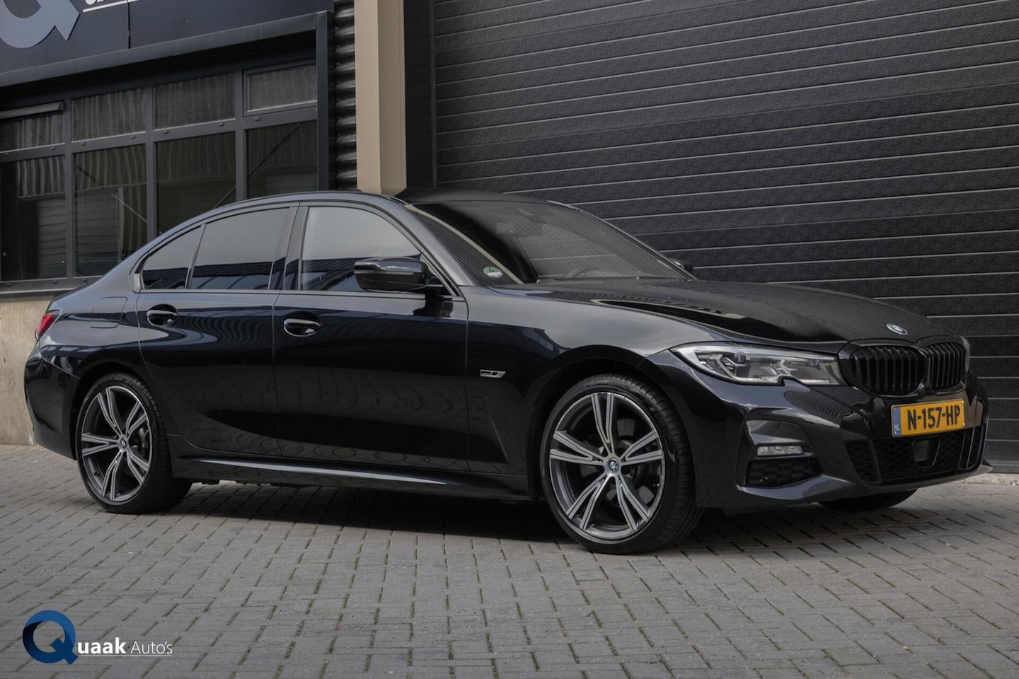BMW 3-serie - 320e M-Sport High Executive | LASER | CARPLAY | LEER | STOELVERWARMING - AutoWereld.nl