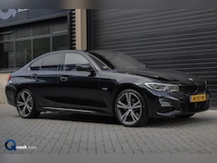 BMW 3-serie - 320e M-Sport High Executive | LASER | CARPLAY | LEER | STOELVERWARMING