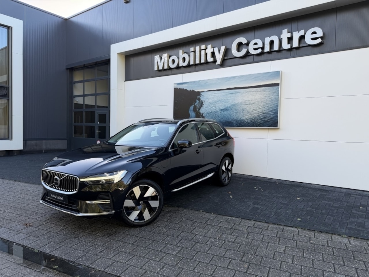 Volvo XC60 - T8 AWD Inscription | Harman & Kardon audio | Verwarmde voor- en achterstoelen | Memory | S - AutoWereld.nl