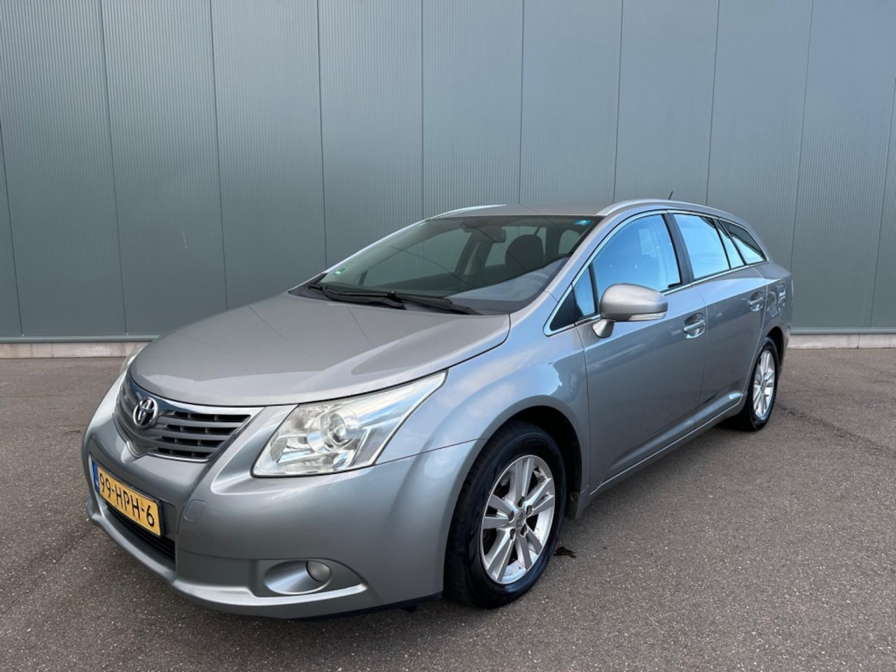 Toyota Avensis Wagon - 1.8 VVTi Dynamic 1.8 VVTi Dynamic - AutoWereld.nl