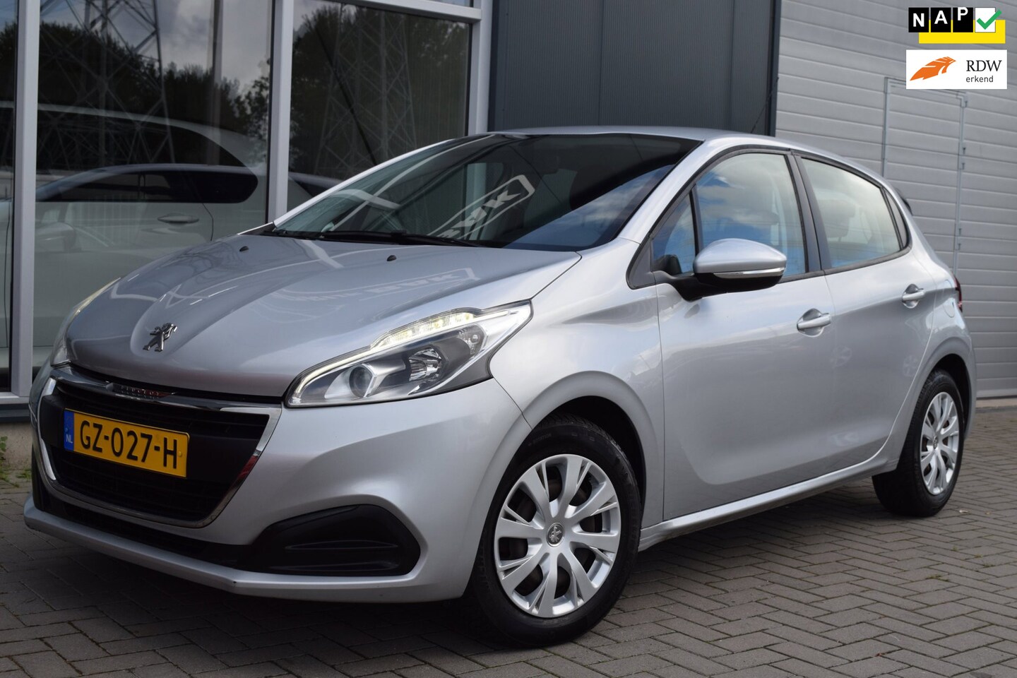 Peugeot 208 - 1.2 PureTech Active | Facelift | Airco | APK 10-2027 - AutoWereld.nl
