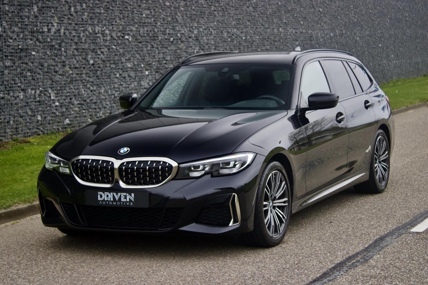 BMW 3-serie Touring - M340i xDrive High Executive Edition M340i xDrive High Executive Edition - AutoWereld.nl