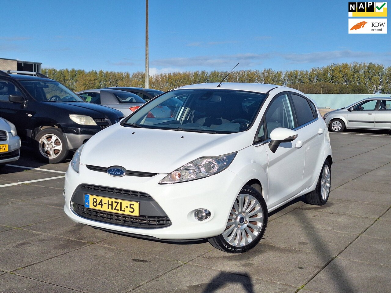 Ford Fiesta - € 3150,- 1.6 Titanium Apk 2027 Airco Nappas Cruise - AutoWereld.nl