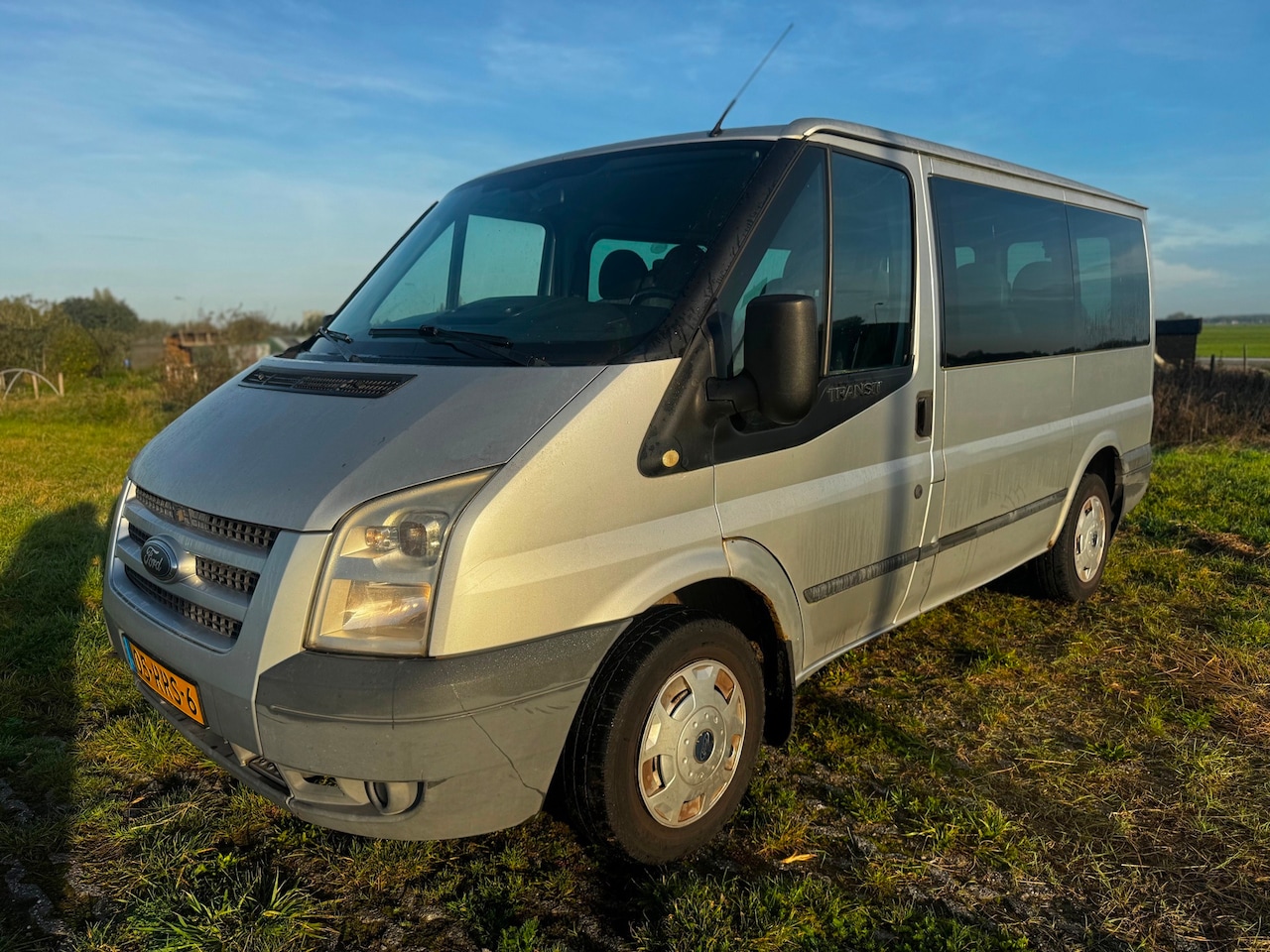 Ford Transit Kombi - 9 persoons 2.2 TDCI SHD *boekjes* 2 sleutels* airco * euro 5 - AutoWereld.nl
