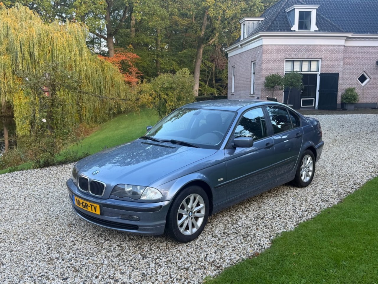 BMW 3-serie - 318i Executive Automaat NL-auto Airco - Trekhaak #RIJKLAAR - AutoWereld.nl