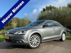 Volkswagen Jetta - 1.4 TSI Hybrid Highline Automaat / 1e Eigenaar / A-Z Onderhouden / Navi / Clima / 17" Velg