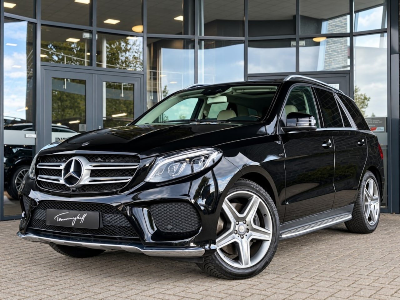 Mercedes-Benz GLE-Klasse - 400 4MATIC AMG LINE - ORG. NL. - PANO - 20 INCH - AutoWereld.nl