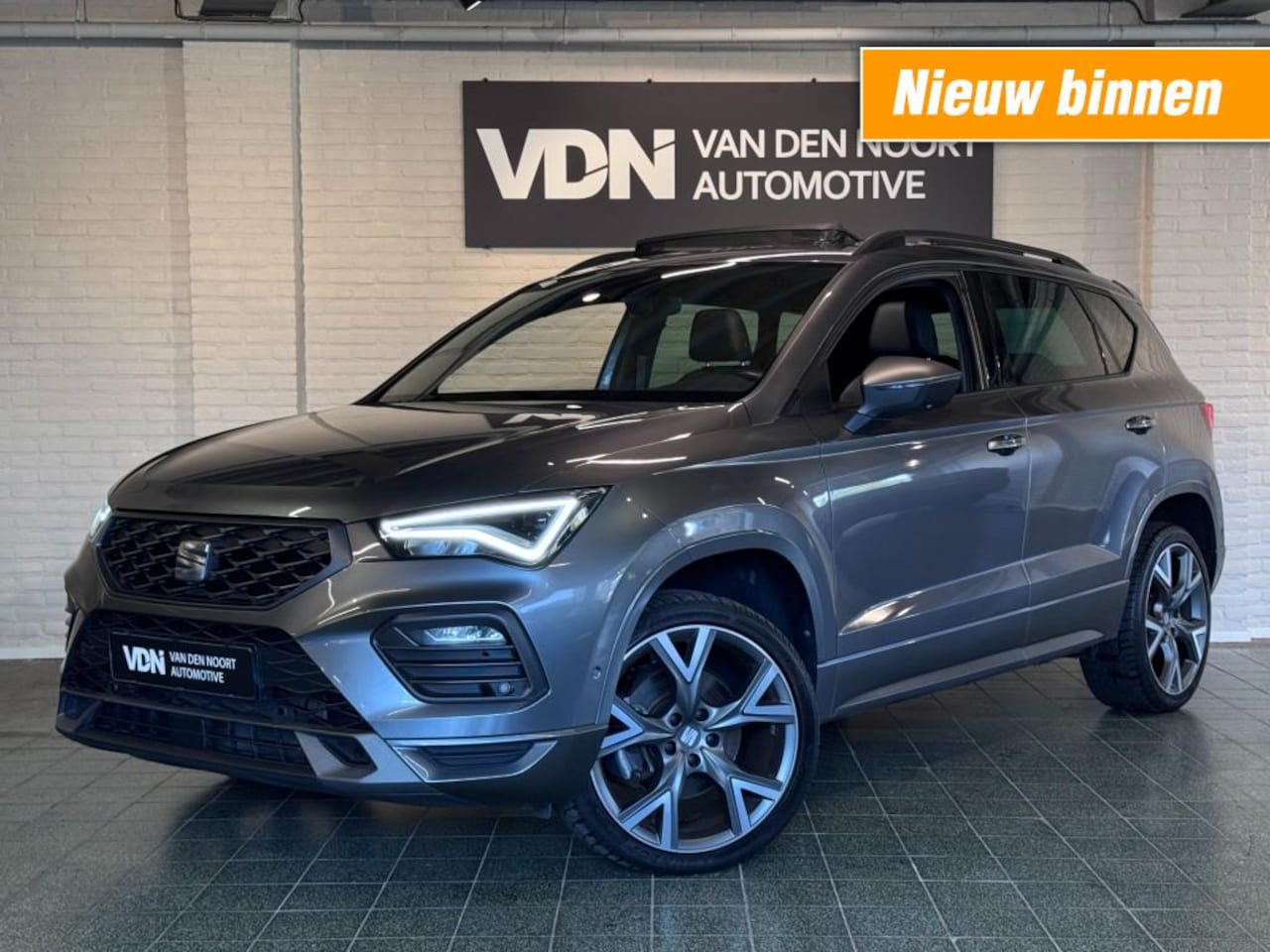 SEAT Ateca - 1.5 TSI FR Business Intense Pano Trekhaak Standkachel Beats 19'' - AutoWereld.nl