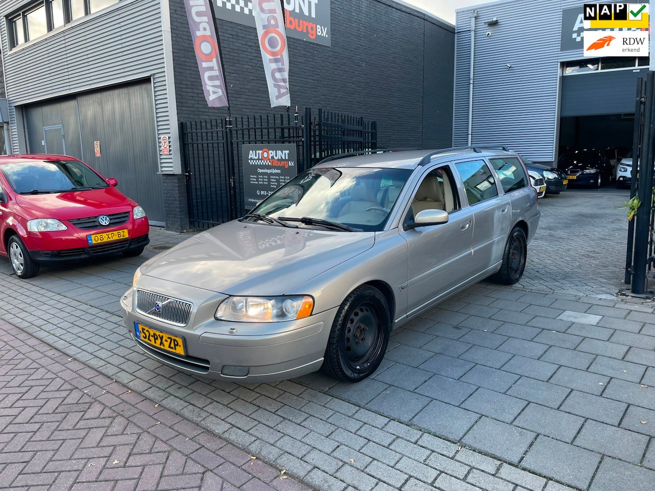 Volvo V70 - 2.4 D5 Summum Trekhaak Airco NAP APK 1 Jaar - AutoWereld.nl