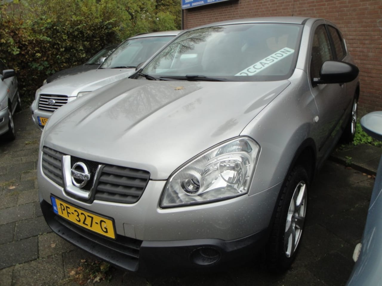 Nissan Qashqai - 1.6 met o.a. Airco, A-Parkeersensoren en 17LM-velgen. - AutoWereld.nl
