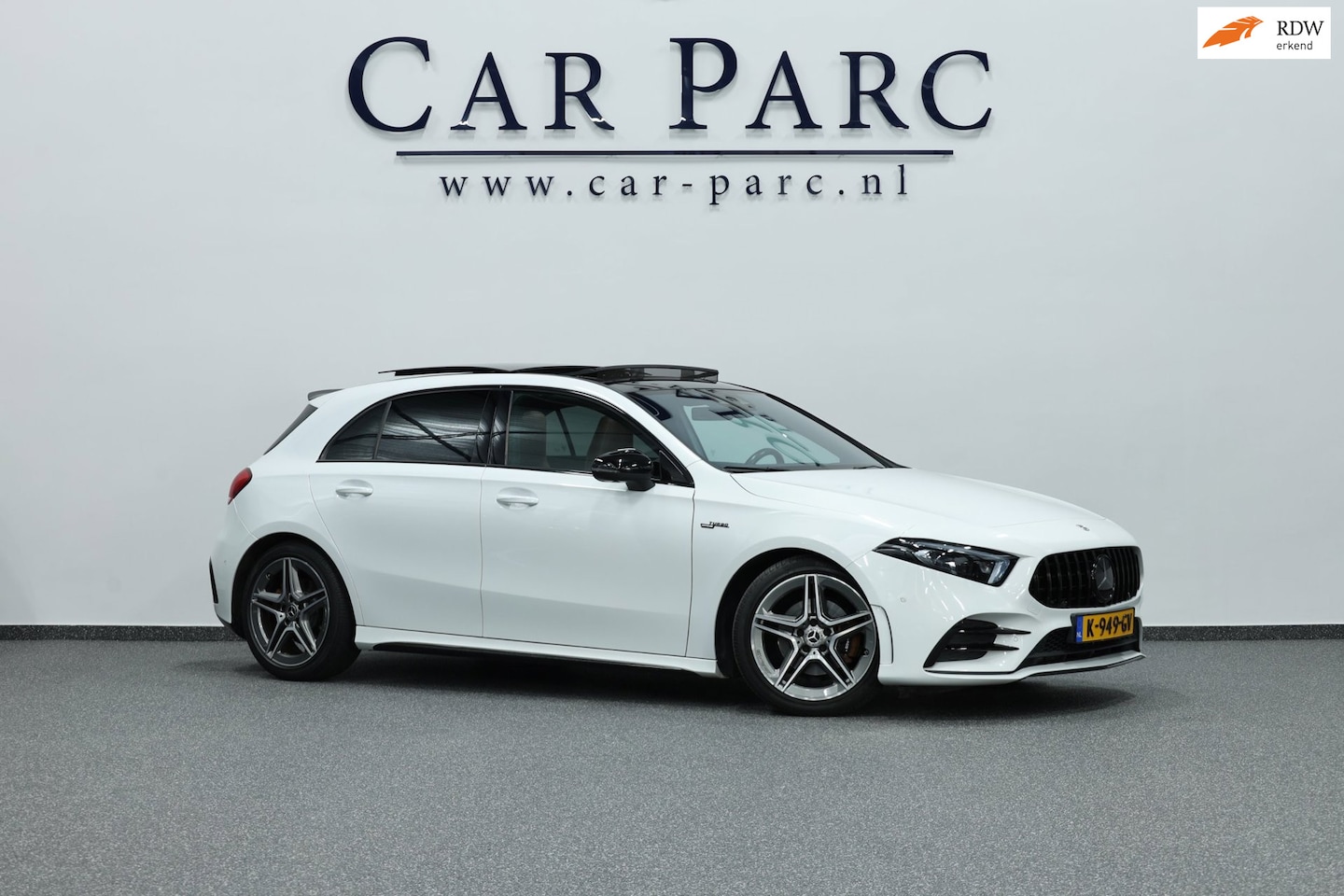 Mercedes-Benz A-klasse - 200 AMG Line LED/VIRTUAL/SFEER/PANORAMADAK/LEER+S.VERWARMING+MEMORY/360/LINE/ACC/ECC/12 MD - AutoWereld.nl